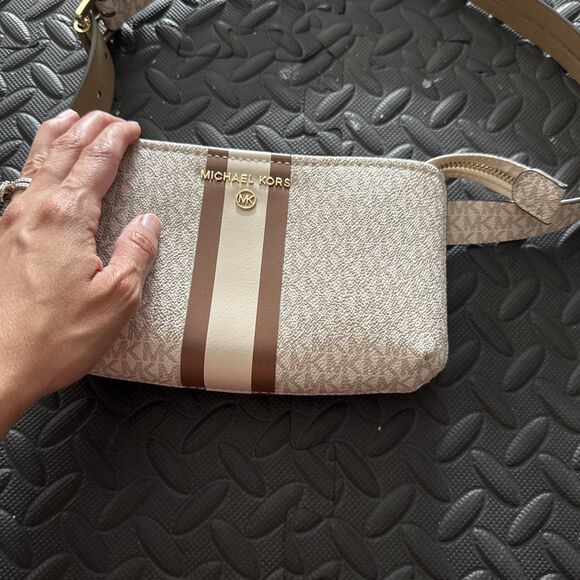 Michael Kors Belt Bag with monogrammed logo pattern Beige Brown Tan Women Gold - Picture 7 of 7